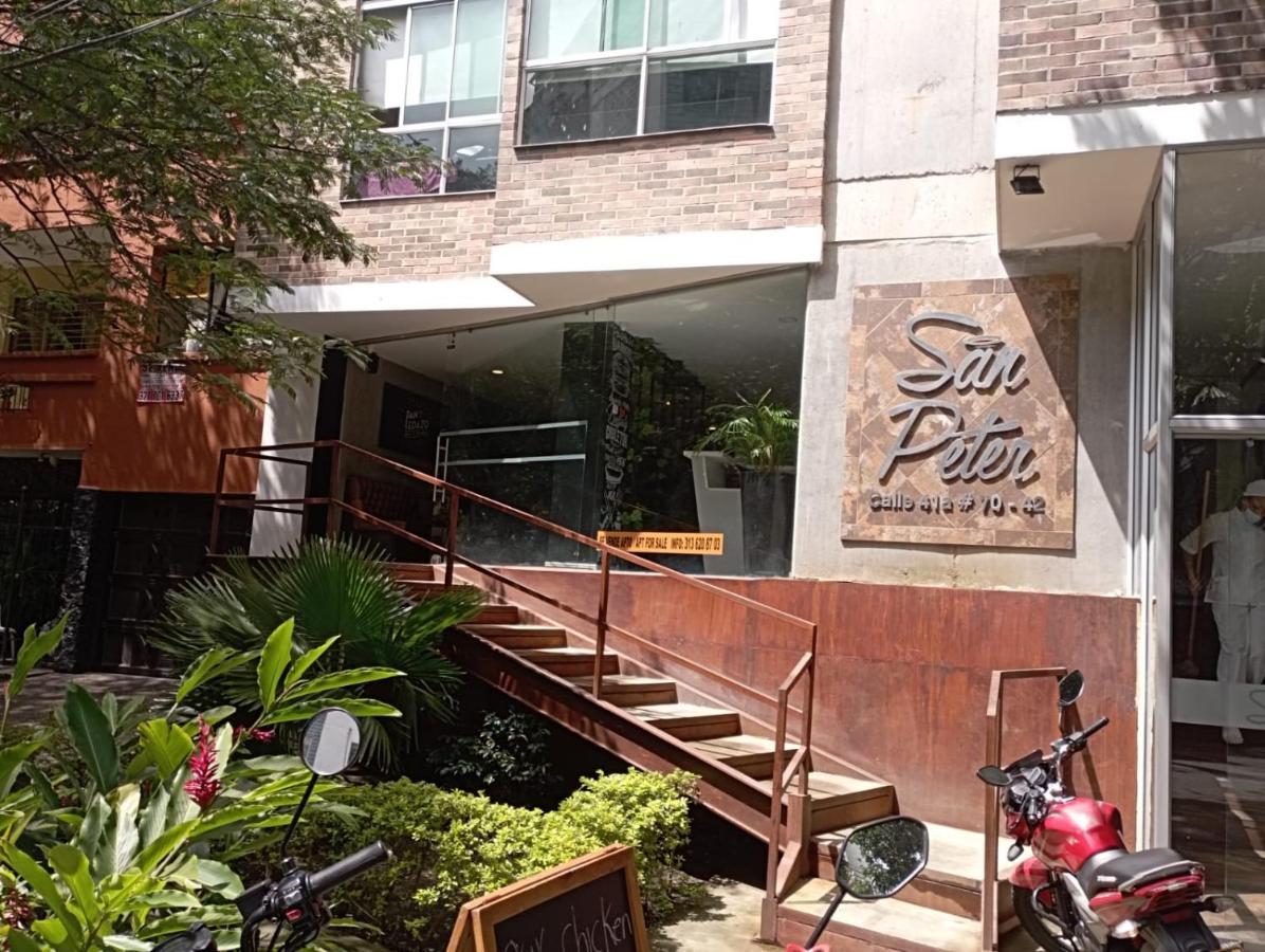 Beautiful & Comfortable Apartment In Laureles Medellin Bagian luar foto