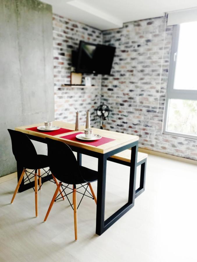 Beautiful & Comfortable Apartment In Laureles Medellin Bagian luar foto