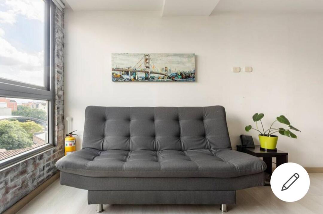 Beautiful & Comfortable Apartment In Laureles Medellin Bagian luar foto